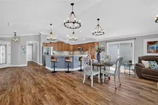562 Avecilla Dr, The Villages, FL 32162 - Photo 17