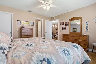 1070 Berkshire Pl, The Villages, FL 32162 - Photo 17
