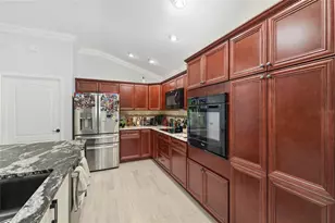3806 View Path, The Villages, FL 32163 - Photo 19