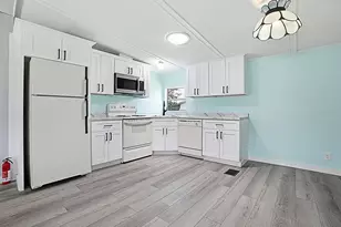 721 Sharon Dr, Lady Lake, FL 32159 - Photo 9