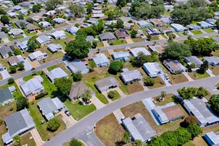 721 Sharon Dr, Lady Lake, FL 32159 - Photo 29