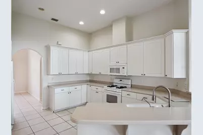 21606 King Henry Avenue, Leesburg, FL 34748 - Photo 11