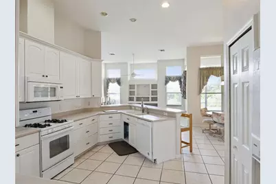 21606 King Henry Avenue, Leesburg, FL 34748 - Photo 9