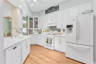 3354 St Lucia Ct, Tavares, FL 32778 - Photo 15