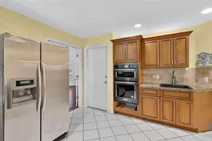 2085 Sussex Dr, Mount Dora, FL 32757 - Photo 17