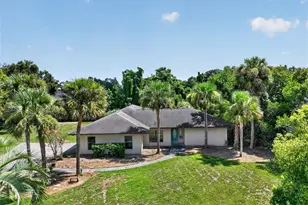 2085 Sussex Dr, Mount Dora, FL 32757 - Photo 3