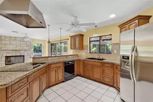 2085 Sussex Dr, Mount Dora, FL 32757 - Photo 19