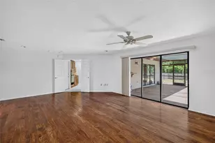 2085 Sussex Dr, Mount Dora, FL 32757 - Photo 9