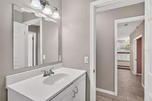 610 W Maud St, Tavares, FL 32778 - Photo 27
