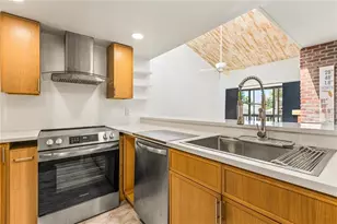 1051 S Highland St, Mount Dora, FL 32757 - Photo 9