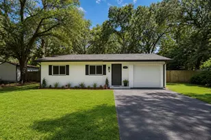 1116 E Winnemissett Ave, Deland, FL 32724 - Photo 1