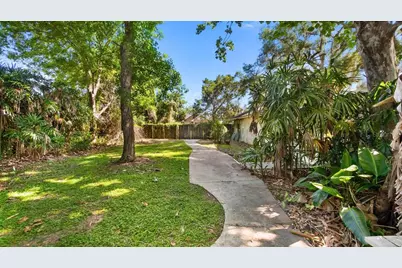 127 E Laurel Avenue, Howey in the Hills, FL 34737 - Photo 29