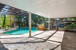 127 E Laurel Ave, Howey in the Hills, FL 34737 - Photo 23
