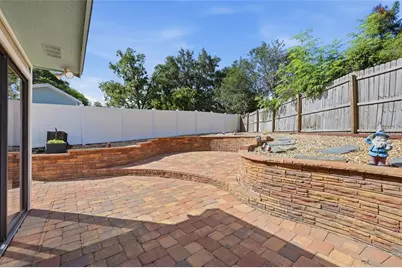 17 Hibiscus Court, Eustis, FL 32726 - Photo 3