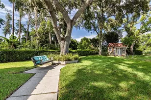 32834 Lakeshore Dr, Tavares, FL 32778 - Photo 27