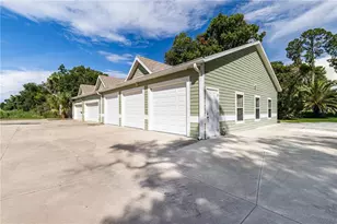32834 Lakeshore Dr, Tavares, FL 32778 - Photo 15
