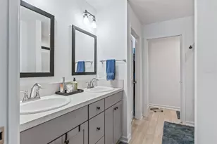 7536 Kuenher Ct, The Villages, FL 34762 - Photo 25