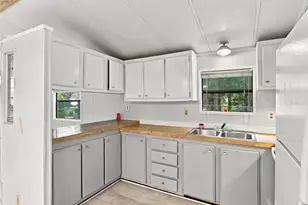 3080 Cr 417, Lake Panasoffkee, FL 33538 - Photo 11