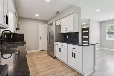 33241 Fairway Road, Leesburg, FL 34788 - Photo 9