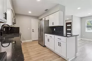 33241 Fairway Rd, Leesburg, FL 34788 - Photo 9