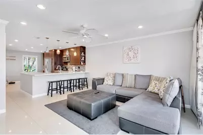 4779 Coquina Key Drive SE, Saint Petersburg, FL 33705 - Photo 9