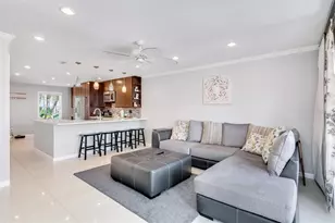 4779 Coquina Key Dr SE, Saint Petersburg, FL 33705 - Photo 9