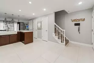 4779 Coquina Key Dr SE, Saint Petersburg, FL 33705 - Photo 5