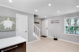 4779 Coquina Key Dr SE, Saint Petersburg, FL 33705 - Photo 3