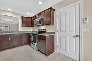 926 Long Leaf Ln, The Villages, FL 32163 - Photo 9