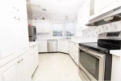 5217 Cambridge Court, Wildwood, FL 34785 - Photo 9