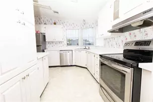 5217 Cambridge Ct, Wildwood, FL 34785 - Photo 9