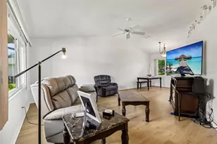 27131 Racquet Cir, Leesburg, FL 34748 - Photo 5
