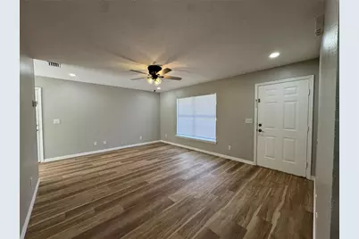 1151 W Minneola Avenue, Clermont, FL 34711 - Photo 3