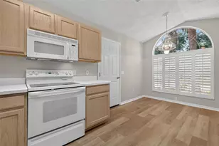2129 Margarita Dr, The Villages, FL 32159 - Photo 7