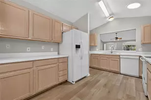 2129 Margarita Dr, The Villages, FL 32159 - Photo 7