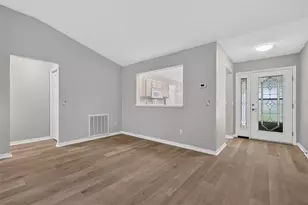 2129 Margarita Dr, The Villages, FL 32159 - Photo 11