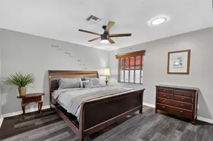 1004 Laredo Ln, Lady Lake, FL 32159 - Photo 19