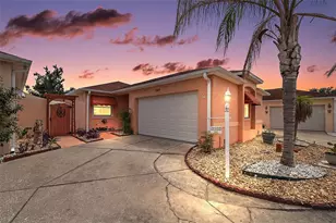 1004 Laredo Ln, Lady Lake, FL 32159 - Photo 1