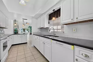 1111 Lakeshore Dr, Eustis, FL 32726 - Photo 25