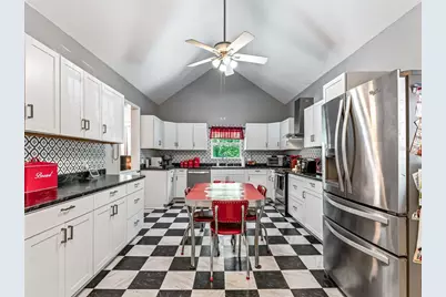 511 E Mirror Lake Drive, Fruitland Park, FL 34731 - Photo 41