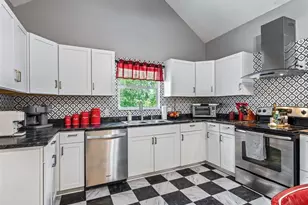 511 E Mirror Lake Dr, Fruitland Park, FL 34731 - Photo 41