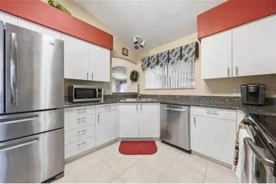 511 San Lorenzo Court, The Villages, FL 32159 - Photo 7