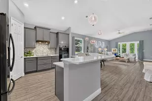 8220 Bridgeport Bay Cir, Mount Dora, FL 32757 - Photo 3