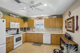 10172 Mainsail Dr, Oxford, FL 34484 - Photo 19