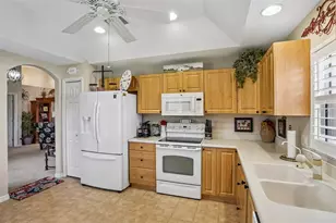 10172 Mainsail Dr, Oxford, FL 34484 - Photo 23