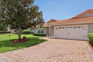 10172 Mainsail Dr, Oxford, FL 34484 - Photo 3