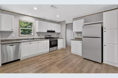 607 Lawrence Street, Wildwood, FL 34785 - Photo 7