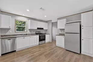 607 Lawrence St, Wildwood, FL 34785 - Photo 7