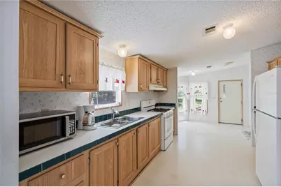2786 NE 33rd Place, Coleman, FL 33521 - Photo 7