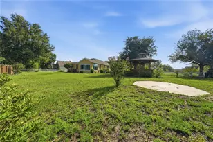 81 Twin Lake Cir, Umatilla, FL 32784 - Photo 41